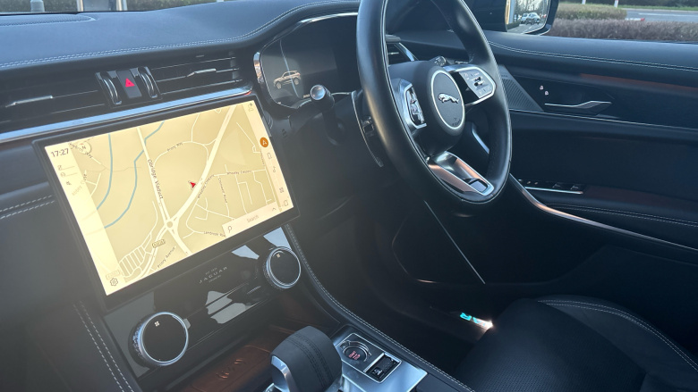 Jaguar F-Pace 2.0 D200 R-Dynamic HSE Black 5dr Auto AWD Diesel Estate